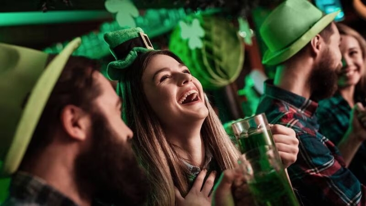 Día de San Patricio: ¿Por qué la vestimenta y la decoración de la festividad es verde?