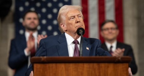 Trump anuncia que productos de México en T-MEC no pagarán aranceles hasta abril