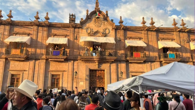 Morelia: destrozan Palacio de Gobierno durante protesta por alcalde asesinado