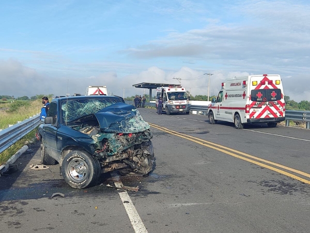 Cinco lesionados tras choque de dos camionetas en Jojutla