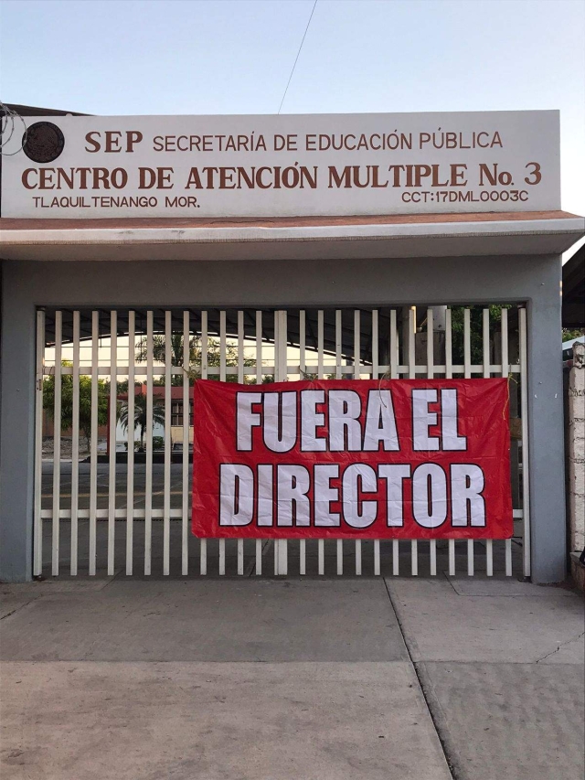 Padres de familia consiguieron la promesa de cambio de director con la toma de las instalaciones. Este miércoles se realizará una reunión en la que se definirán sus peticiones.