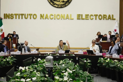 INE aprueba multas por acordeones; Taddei cuestiona sustento legal