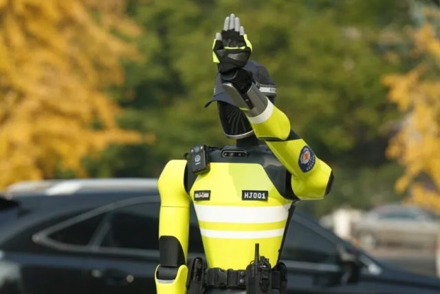 Robots polic&iacute;a ya patrullan las calles de China para controlar el tr&aacute;fico