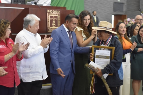 Congreso de Morelos entreg&oacute; la Presea Quetzalc&oacute;atl 2026 a Sa&uacute;l Atanacio Roque
