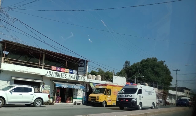 Encuentran el cadáver de un hombre en un camino de terracería en Zacatepec