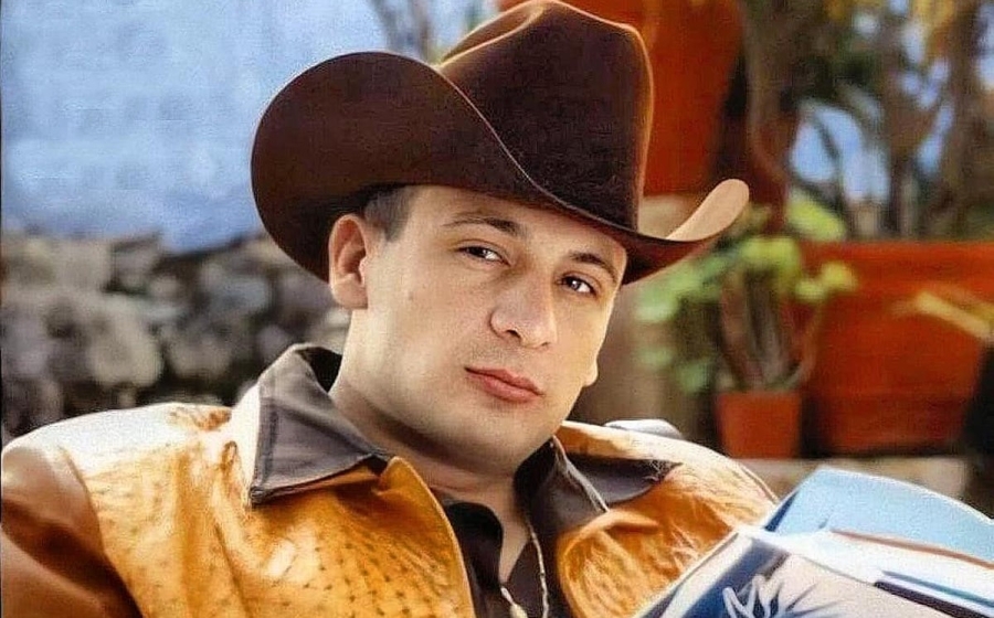 Recordando a Valentín Elizalde: 17 Años Sin el 'Gallo de Oro'