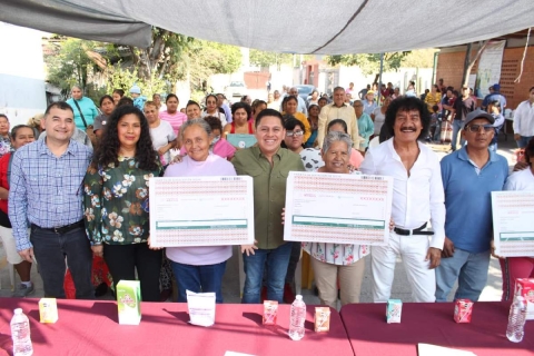 Autoridades municipales y federales realizaron el corte de list&oacute;n, con lo que qued&oacute; formalmente reabierto el punto de venta en Santa Mar&iacute;a Tlatenchi.