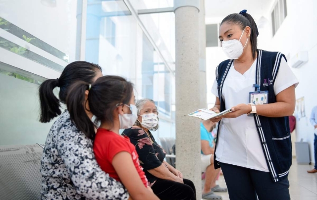 Los Servicios de Salud del estado también exhortan a los grupos vulnerables a vacunarse contra influenza o covid-19. 