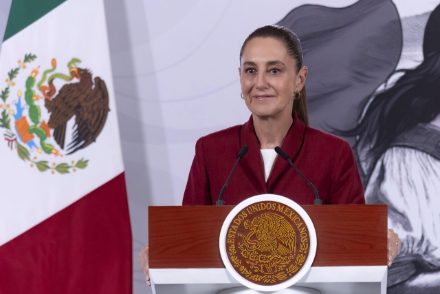 Gobierno presenta 'plan B' con topes salariales para consejeros del INE