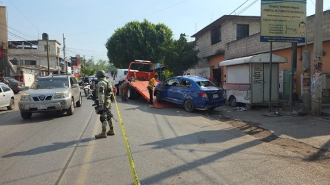  El vehículo en el que llegaron los individuos quedó a cargo de las autoridades.