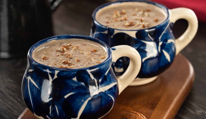 ¿Cómo hacer atole de vainilla con nuez? Ideal para la lluvia