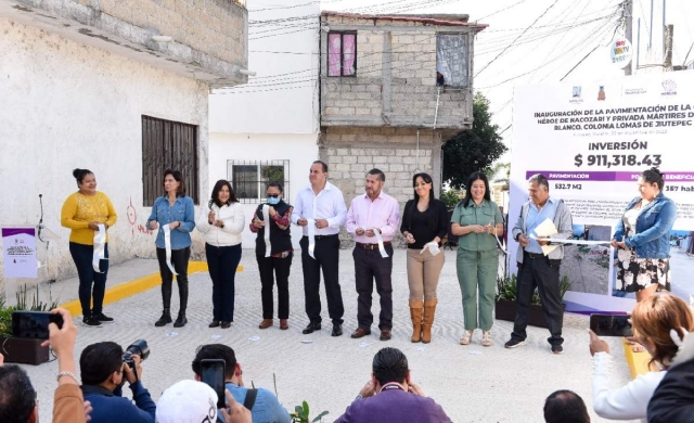 Entrega Cuauhtémoc Blanco pavimentación de calles en el municipio de Jiutepec