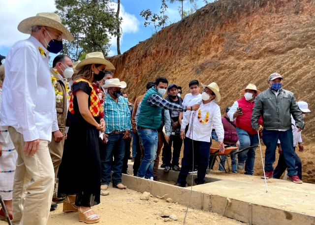 El INPI y la SCT recorren con la gobernadora de Guerrero, caminos del estado de Oaxaca que serán ejemplo para aplicar el mismo esquema de la entidad vecina