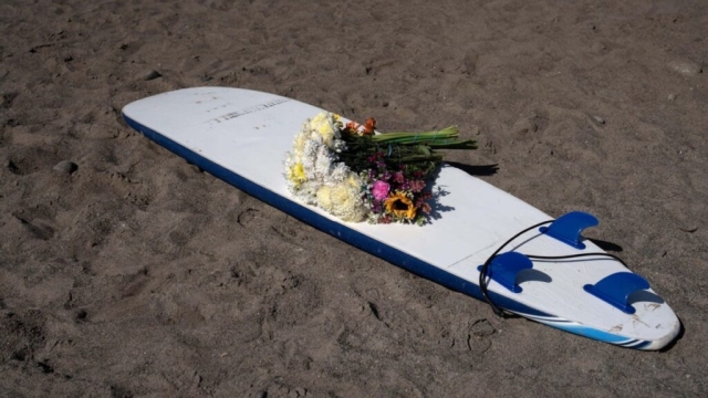 Familiares identifican cuerpos de surfistas asesinados en Ensenada