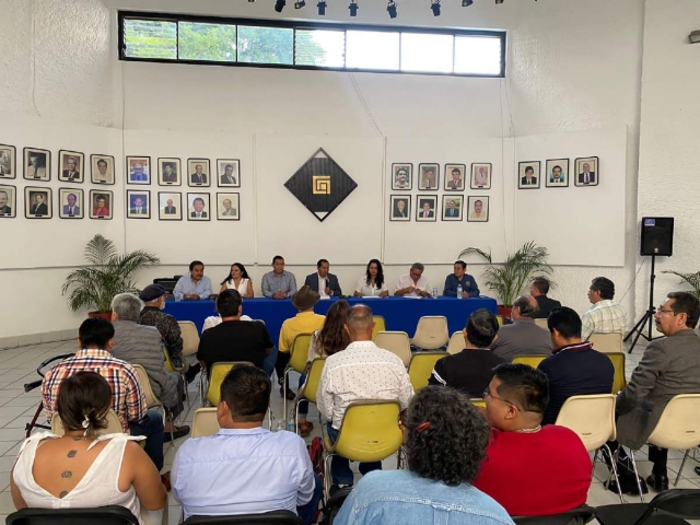 En la ciudad de Cuernavaca, el edil de Jojutla afirmó que los gobiernos están obligados a hacer un llamado a los mejores para que juntos “hagamos las obras que hacen falta en favor de los morelenses”.