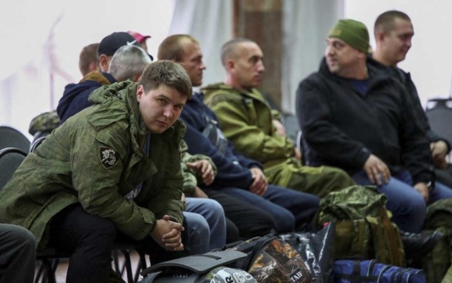 Más de 16 mil personas se alistan en Ejército ruso tras ataque en Moscú