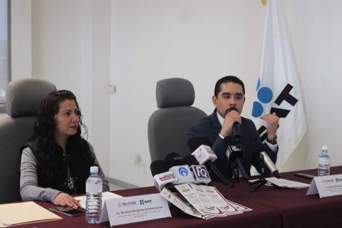 Autoridades del SAT anunciaron el programa de regularización fiscal para pequeños contribuyentes. 