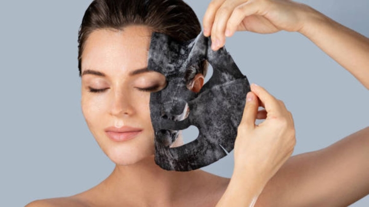 ¿Cómo usar el carbón activado para eliminar arrugas y líneas de expresión?