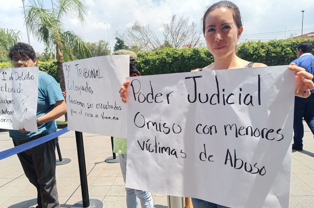 Protestan ante PJF familiares de estudiante presuntamente agredida por maestra