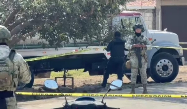 El conductor de la pipa estaba cargando agua cuando fue sorprendido por los homicidas.