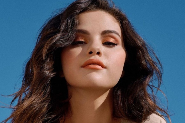 Selena Gomez reconoce que los estándares de belleza dañaron su salud mental
