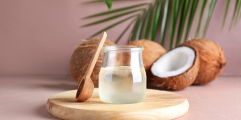 Aceite de coco: el aliado natural para hidratar el cabello seco