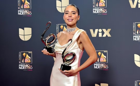 Majo Aguilar brilla en Premio Lo Nuestro 2026 y se lleva dos galardones