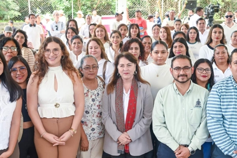 En Amatl&aacute;n, la gobernadora anunci&oacute; el reforzamiento de las pol&iacute;ticas contra la violencia de g&eacute;nero. 
