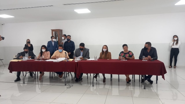 Efectúan proceso de entrega-recepción en el Congreso local