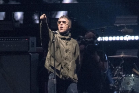 Liam Gallagher sorprende en México al cantar Wonderwall con sombrero de charro en el Estadio GNP