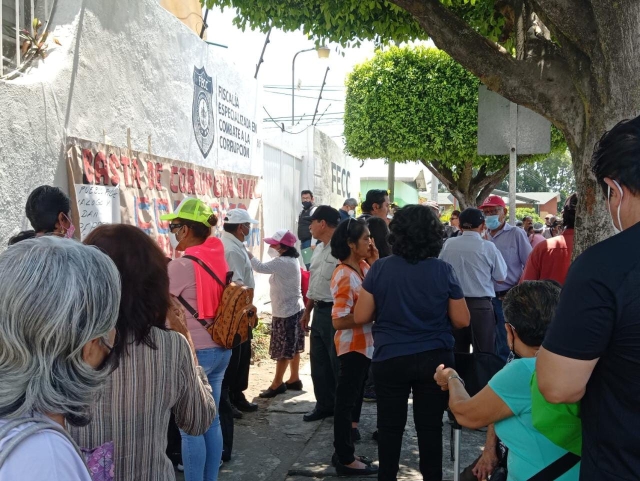 Integrantes de la Asociación Cívica Morelense presentan denuncia ante FECC contra el diputado Alejandro Martínez