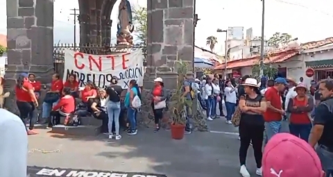 Se congregan docentes de diferentes municipios en El Calvario, en Cuernavaca