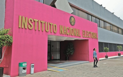 INE asegura que la nueva credencial &#039;será prácticamente infalsificable&#039;