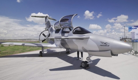 Hist&oacute;rico: M&eacute;xico presenta su primer avi&oacute;n dise&ntilde;ado y fabricado en el pa&iacute;s