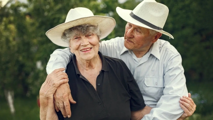 Un día tendrás que cuidar a tu mamá y papá, hazlo con todo el amor