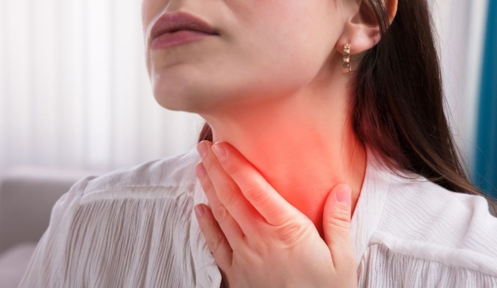 ¿Dolor de garganta? Así puedes prevenirlo y aliviarlo