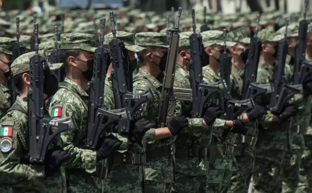 AMLO plantea consulta sobre presencia del Ejército en las calles hasta 2028