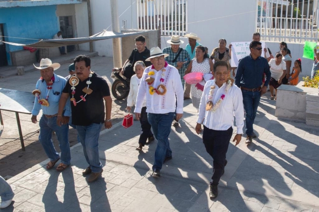 Supervisa Víctor Mercado avance de obras de pavimentación en Amilcingo