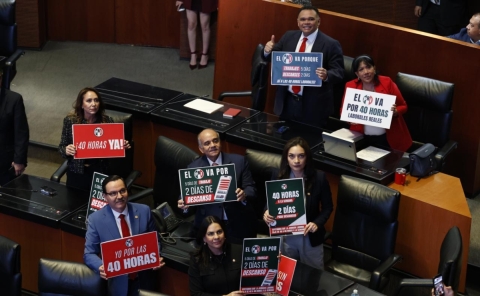 Senado aprueba reducir jornada laboral a 40 horas; descarta dos d&iacute;as de descanso