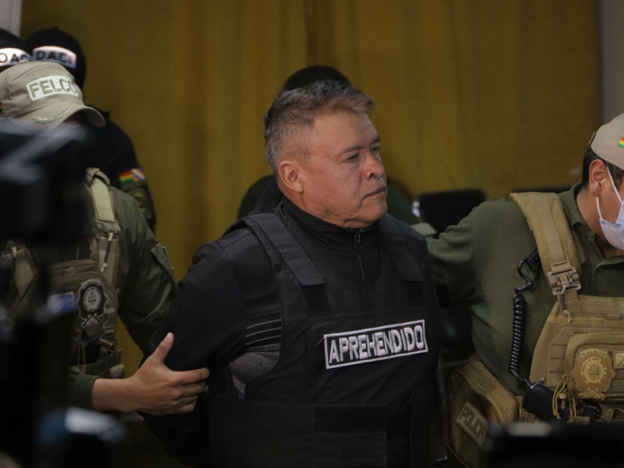 Detienen a excomandante Zúñiga; afirma que Arce 'le pidió preparar algo'