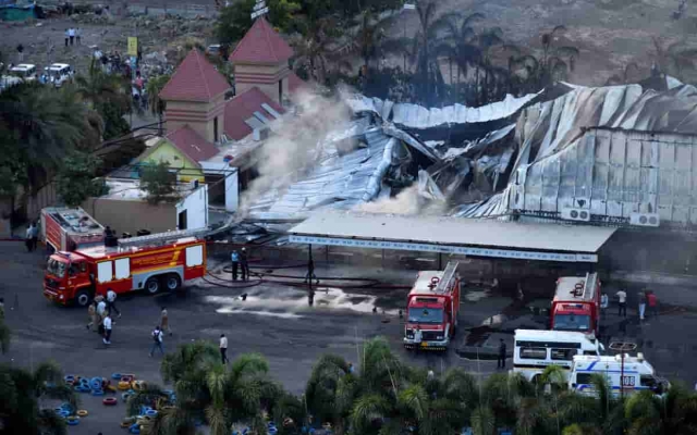 Incendio en parque de diversiones en India deja 25 muertos