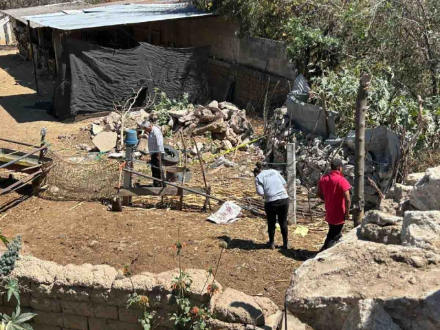  En medio de un ambiente de tristeza y dolor, este martes se realizaron diversas labores en la zona de la explosión.