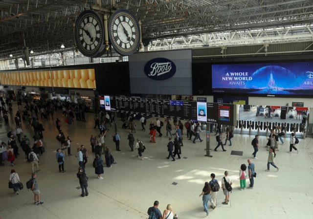 Apagón en Londres afecta el metro con cierres y retrasos