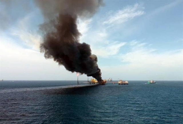 Se registra explosión en plataforma de Pemex.