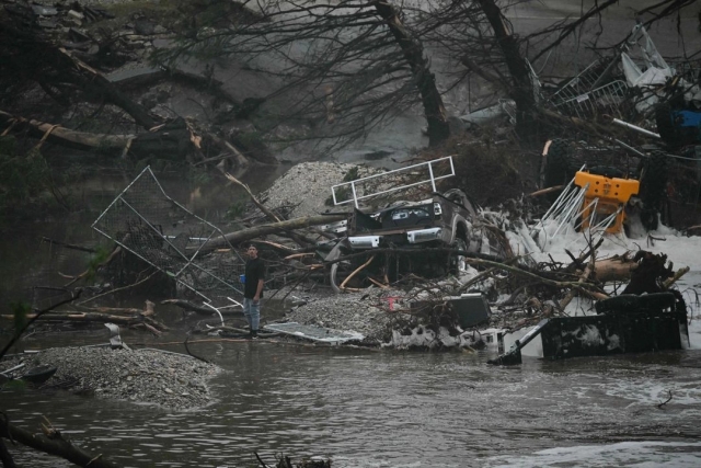Aumenta a 27 la cifra de muertos por inundaciones en Texas