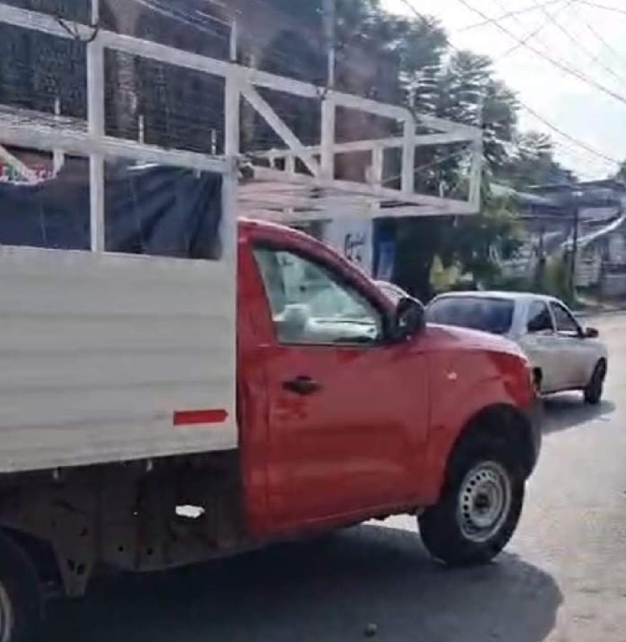 Huye automovilista tras arrollar a una mujer