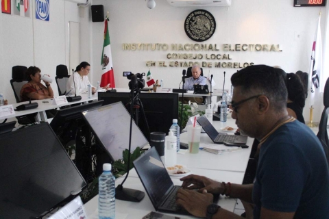 En la sesión extraordinaria presidida por el consejero presidente, Dagoberto Santos Trigo, se dio lectura a las actas finales. 