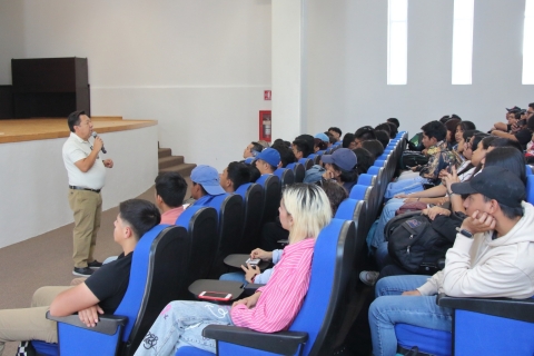 La UAEM genera estrategias y herramientas para disminuir y erradicar las violencias dentro de los espacios universitarios, expuso Fernando Mendoza Vergara, jefe del Departamento de Capacitaci&oacute;n de la Unidad de G&eacute;nero, Igualdad y No Discriminaci&oacute;n de la instituci&oacute;n.