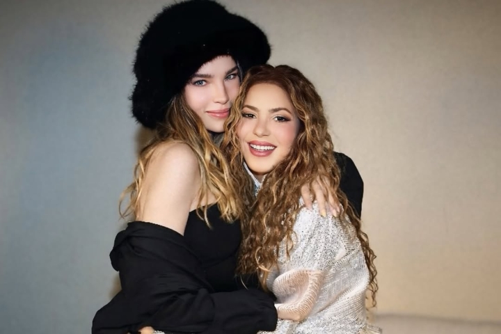 Belinda sorprende al cantar con Shakira en el Estadio GNP Seguros