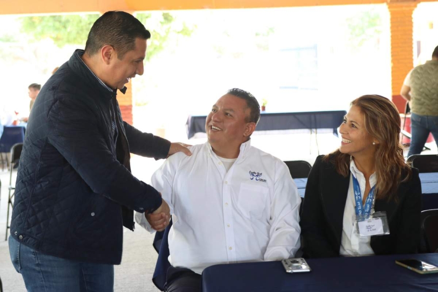 Mejora Jiutepec el servicio de taxis: Éder Rodríguez